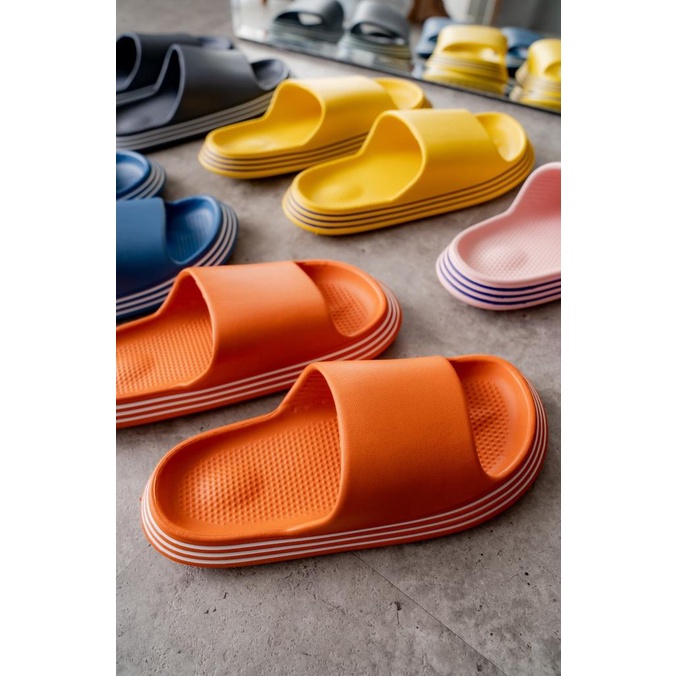 TOMOMI - SLIPPER KARAFURU