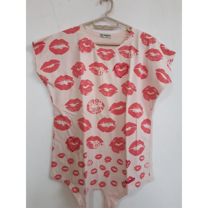 PRELOVED Kaos Nevada Pink Lips