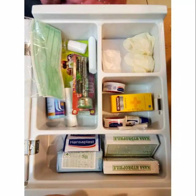 kotak obat p3kKOTAK OBAT P3K + ISI TYPE B HARGA PROMO