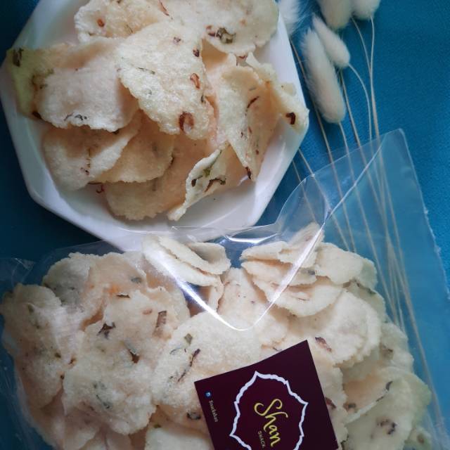 

Ketempling/keripik singkong bawang