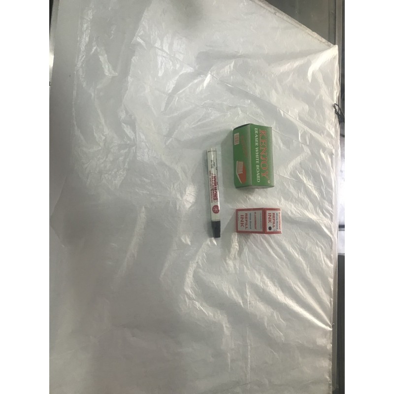 

1 Set papan tulis besar