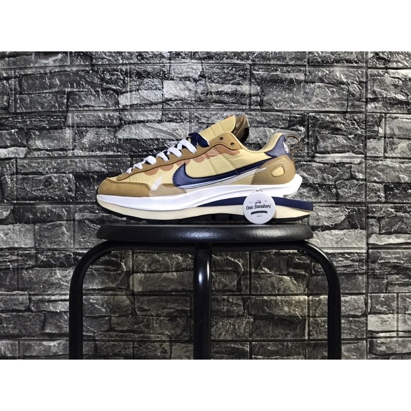 SEPATU SNEAKERS VAPORWAFFLE x SACAI BLACK SUMMIT WHITE PURE PLATINUM-6