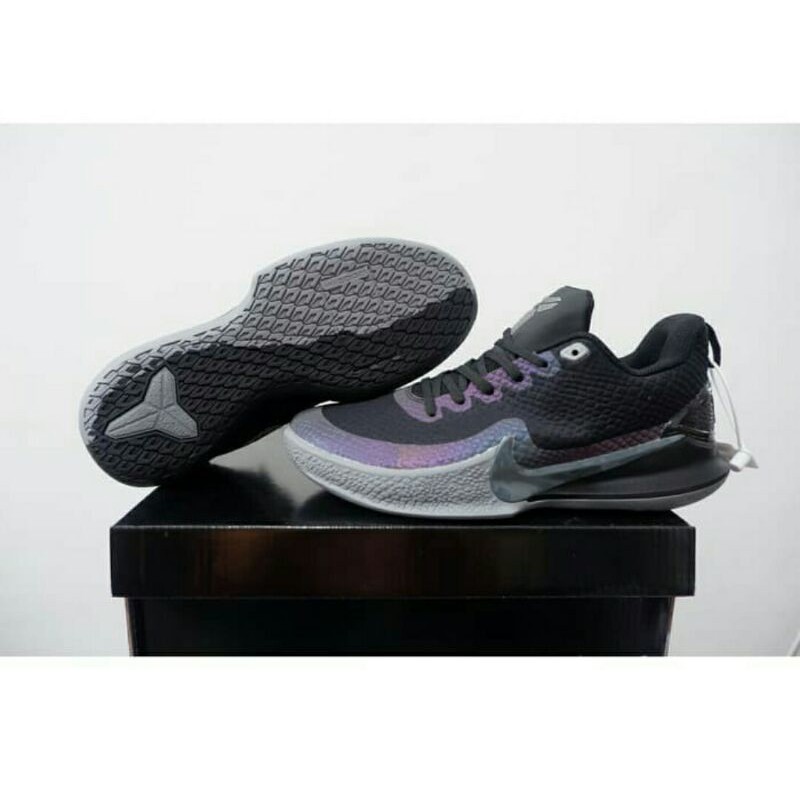 SEPATU BASKET NIKE KOBE MAMBA FOCUS LOW BLACK IRIDISCENT