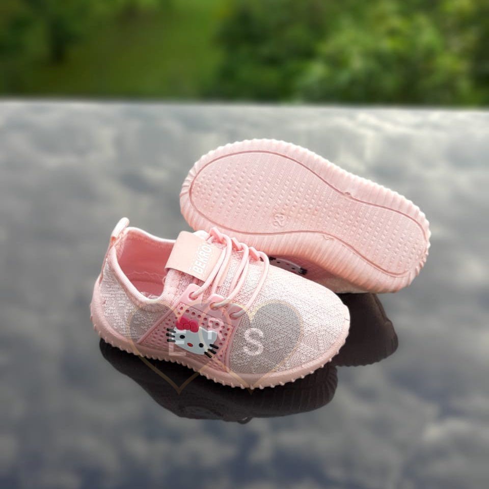TOKOERS E14 Sepatu Sneaker Anak Perempuan Import Umur 1 2 3 4 thn - BEKRO Hello Kitty