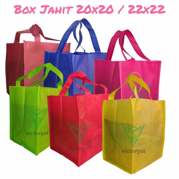 

Goodiebag Tas Spunbond Box Jahit 22X22 Besek Makan Bingkisan Souvenir Pernikahan