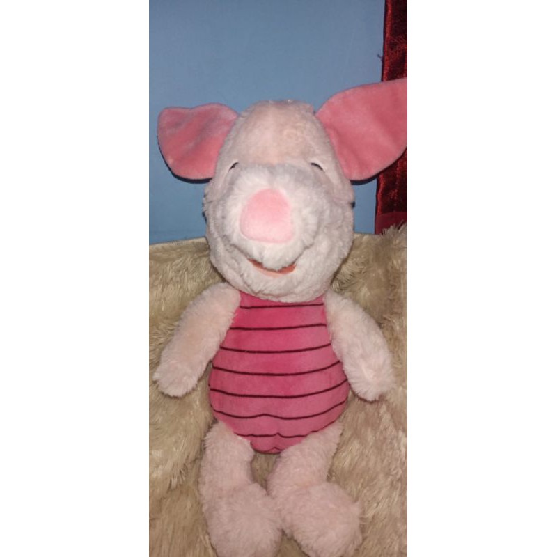 Piglet Winnie the Pooh cap Disneyland( soldout)