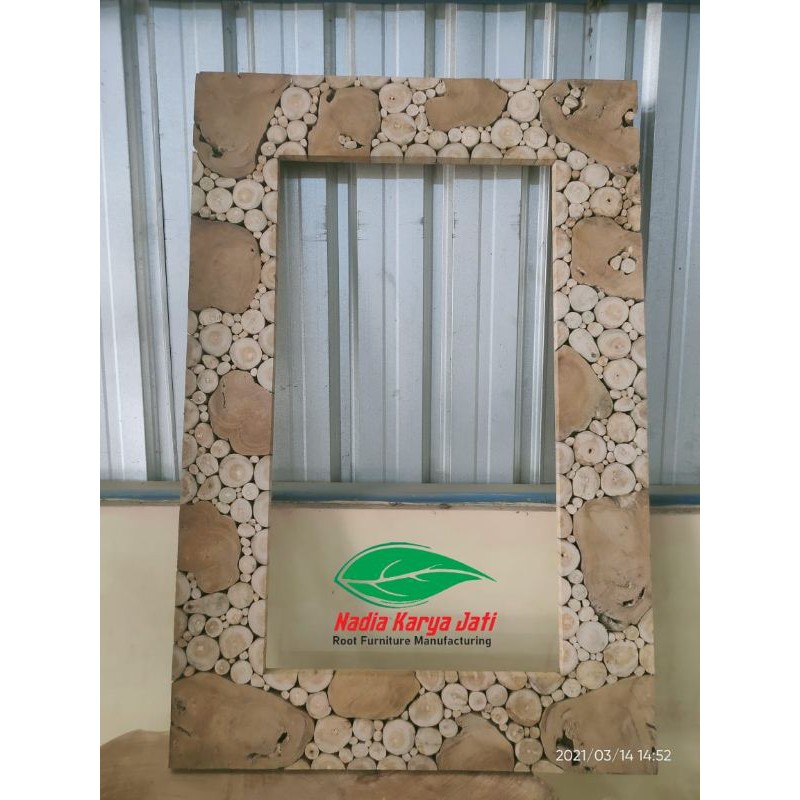 FIGURAN AKAR KAYU JATI