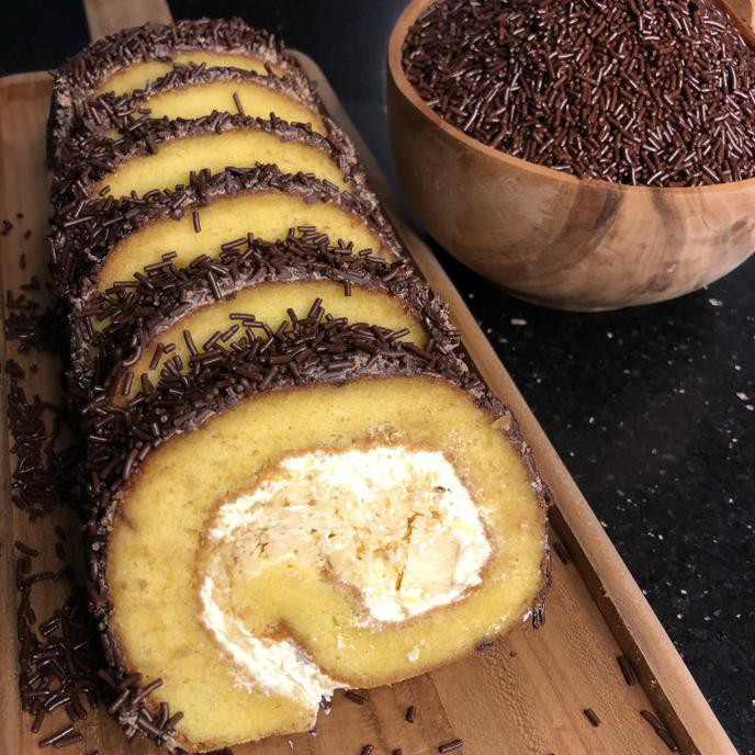 

BOLU GULUNG MEDAN C&F DOUBLE TOPPING - KEJUCOKLAT