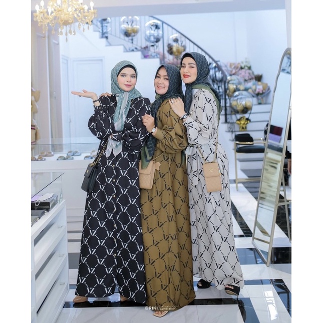 vivizubedi vz monogram maxi dress