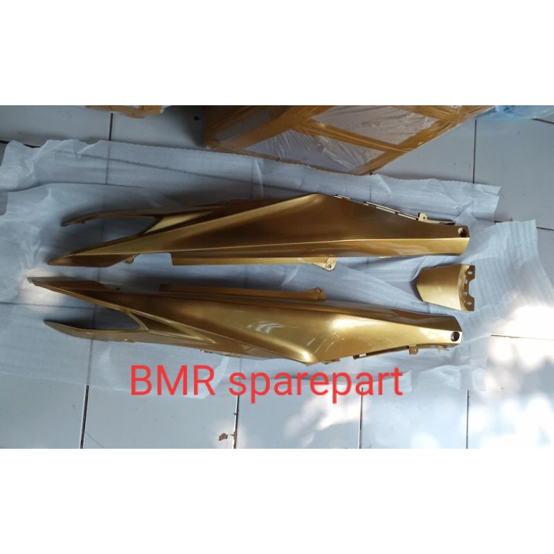 bodi belakang yamaha jupiter z robot 2010 gold