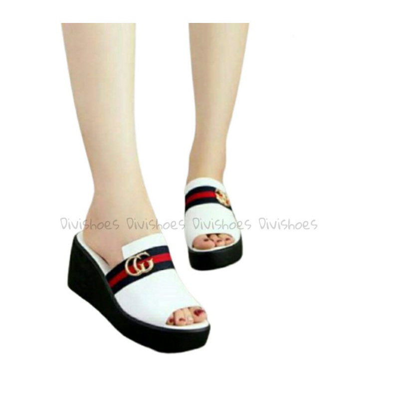 Wedges  DV94 PUTIH (REALPICT GESER)