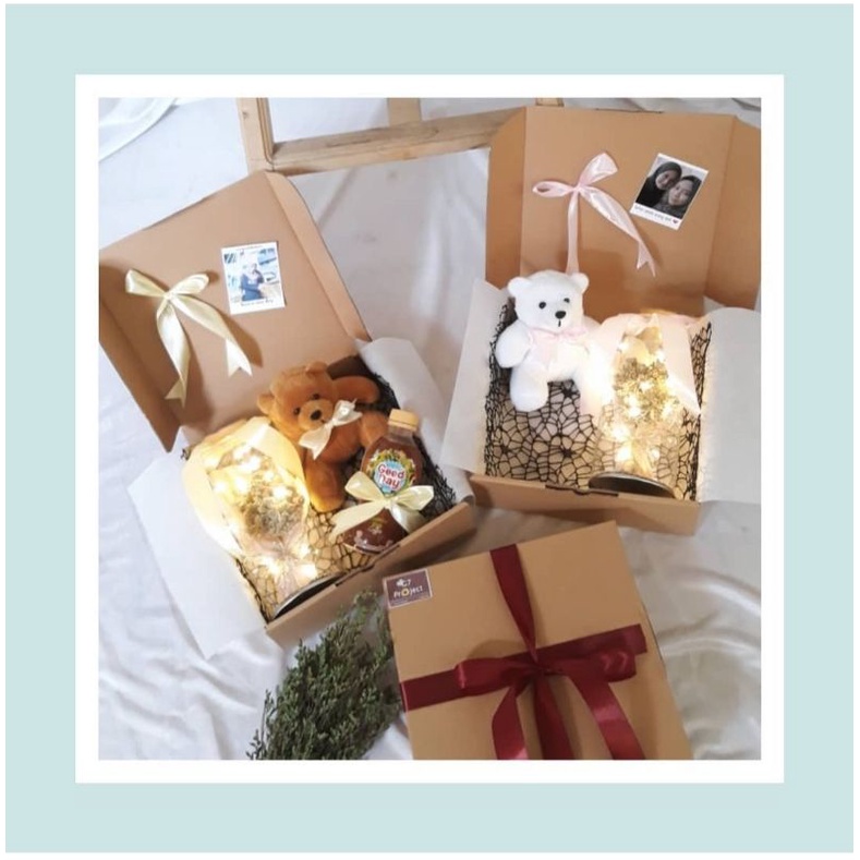 Box Hampers Boneka & Bunga kering