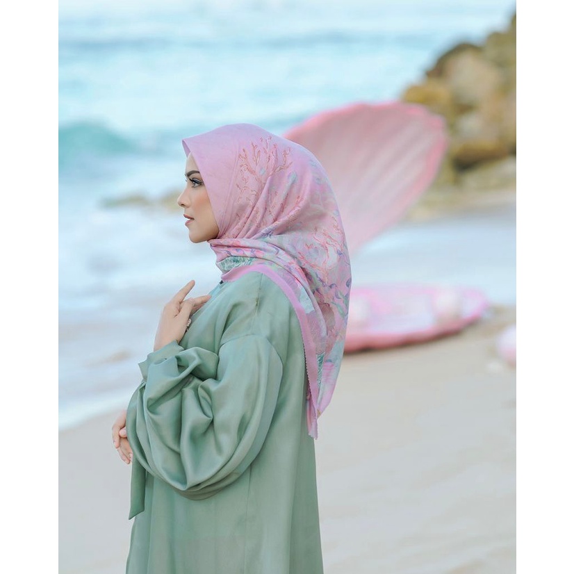 Buttonscarves x Disney : The Little Mermaid : Tea Rose