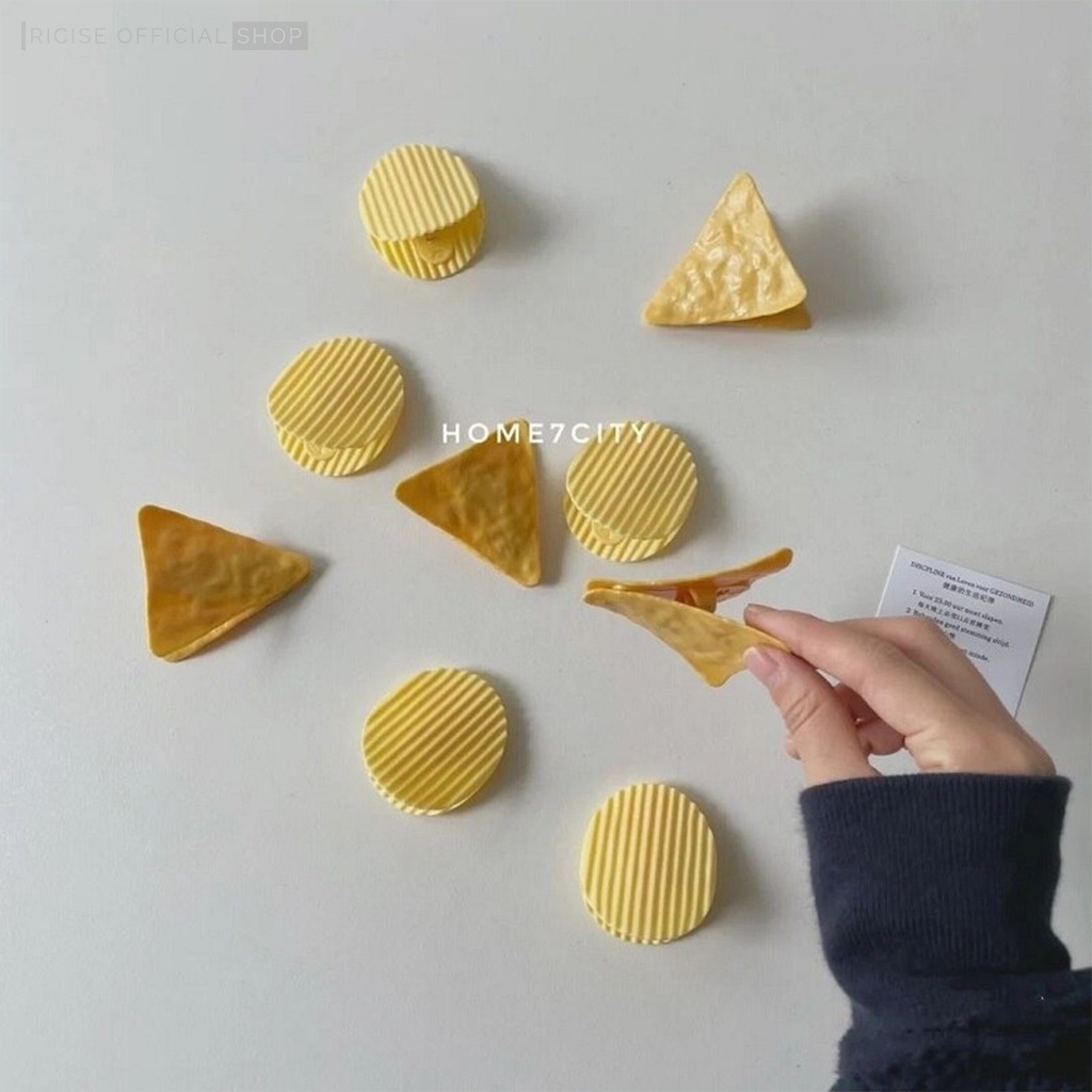 

RICISESTORE - Yellow Potato Chip Paper Clip Bentuk Keripik Kentang Stationary Aesthetic - STA21