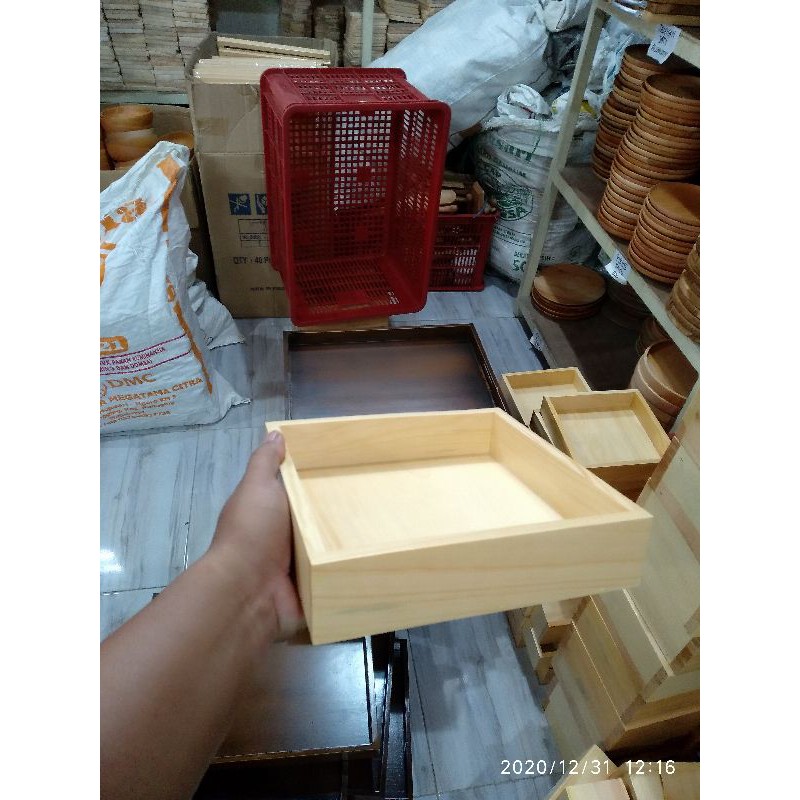 Baki Kayu / Tray Kayu / Nampan Kayu ukuran 20 x 20 x 5 Cm