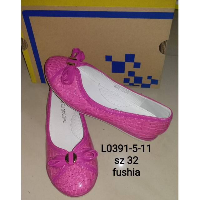 Sepatu anak crocodile