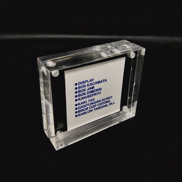 

Akrilik display untuk kartu dilengkapi dengan magnet #akrilik #acrylic #magnet #display