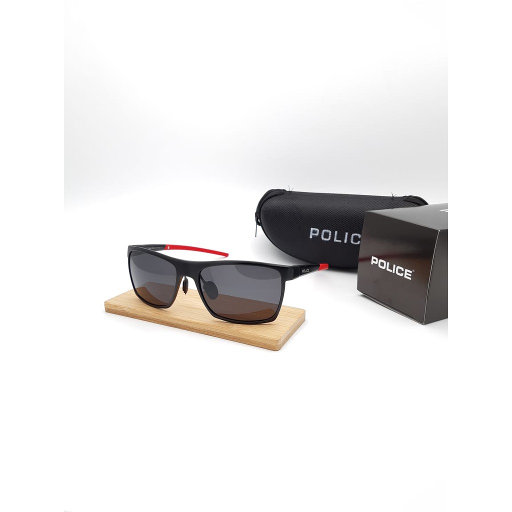 Sunglass - Fashion Pria - Kacamata Hitam Pria - Kacamata Hitam Pria Police A1810 Lensa Anti UV