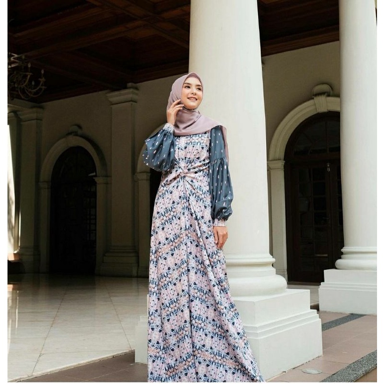 READY  TIE DYE DRESS NAVY SIZE S VANILLA HIJAB