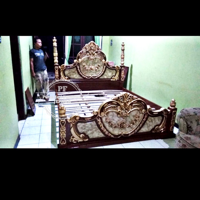 Dipan ukir cinta kayu jati  ranjang tempat tidur kayu jati ukir Jepara
