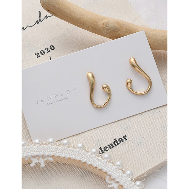 LRC Anting Tusuk Fashion Golden Silver Needle Geometric Dumb Gold K15912