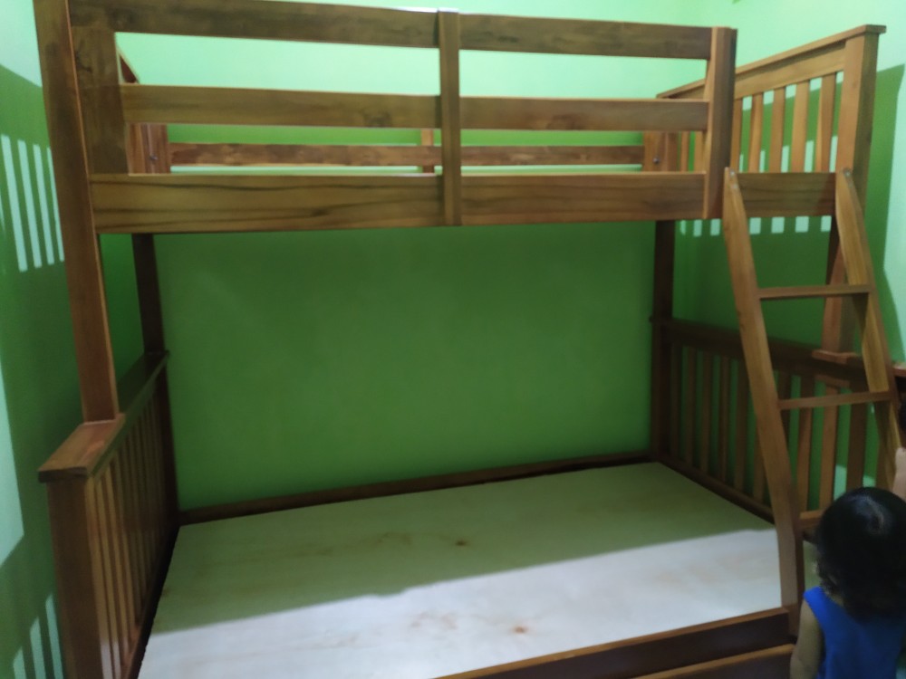 Ranjang Susun Jati Tingkat 90x120 Dengan Laci