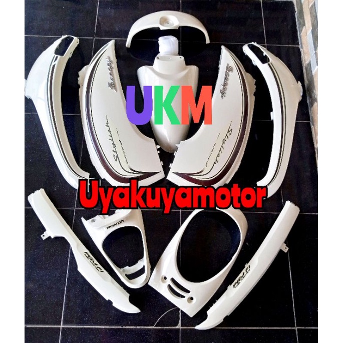 cover full body halus plus emblem scoopy fi cream 2013-2016