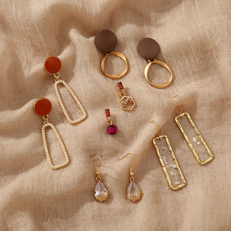 Anting Tusuk Vintage Elegan Gaya Korea Kualitas Tinggi Untuk Wanita