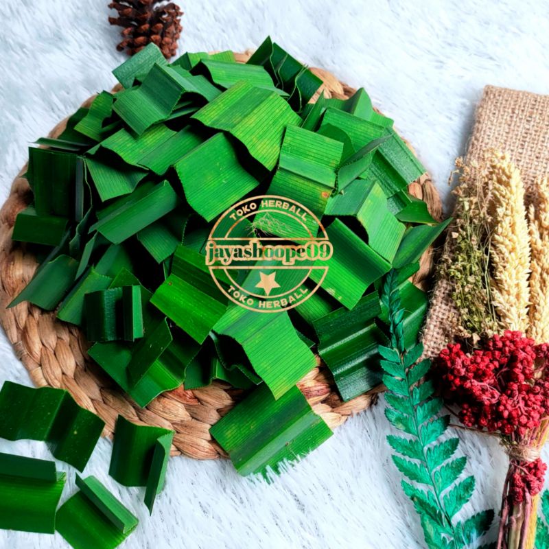 

Daun Pandan wangi (sudah di potong2) daun pandan segar