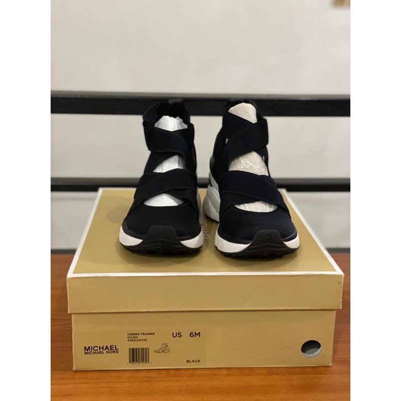 MK Chessa Black Size 5 no box