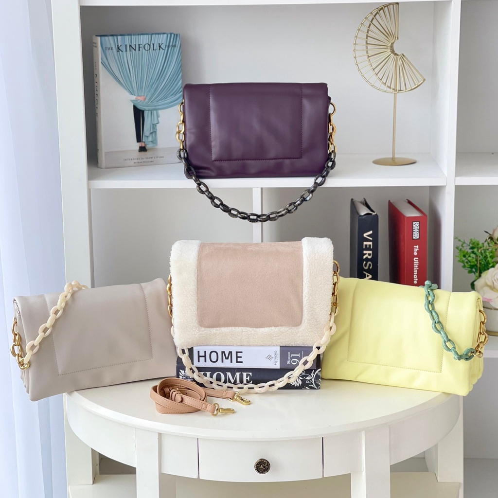 Tas | Taswanita | Tas Ck evelyn push lock 1289-slingbag wanita-tas selempang wanita