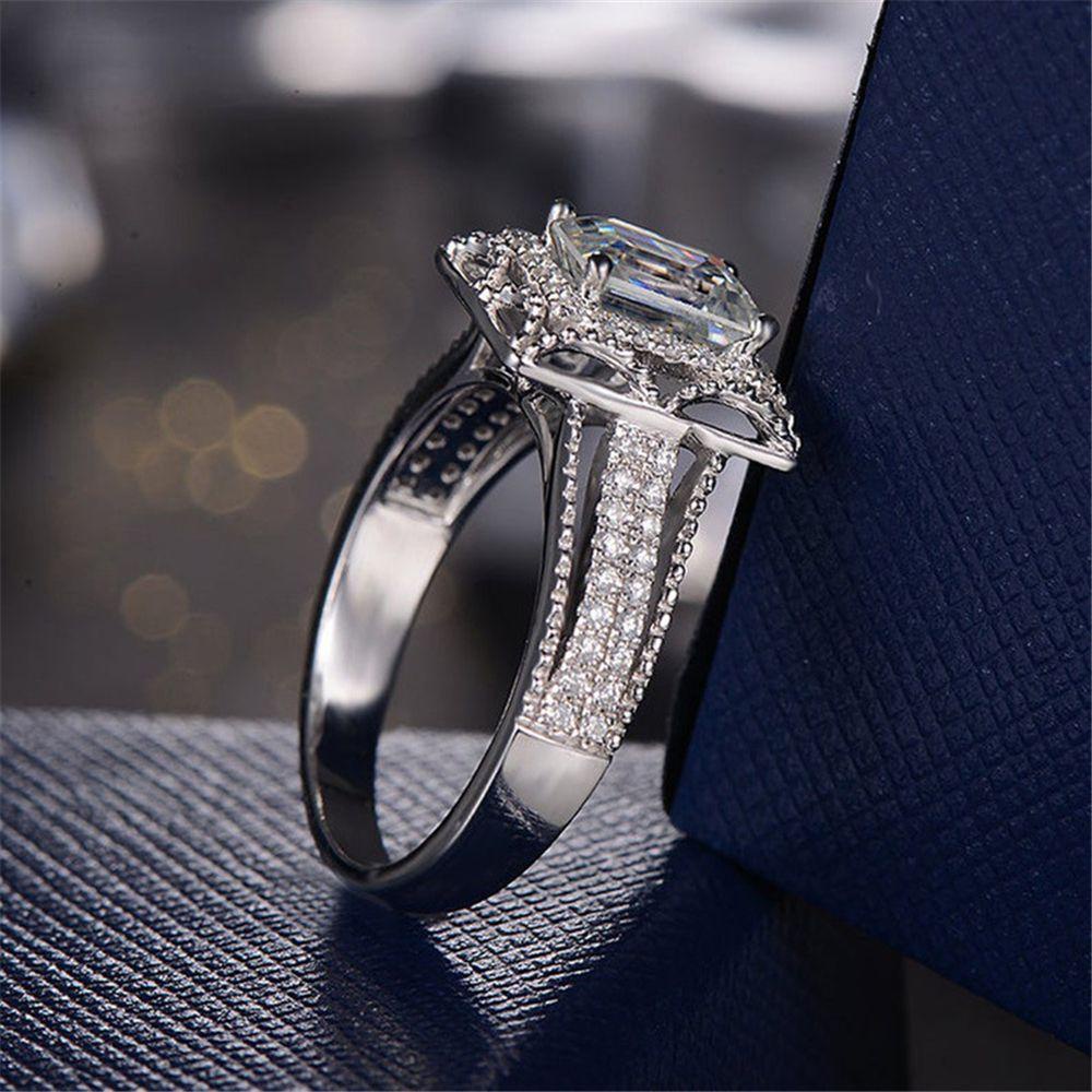 Lily White Sapphire Rings Perhiasan Bling Tunangan Pernikahan Mewah Kristal Putri