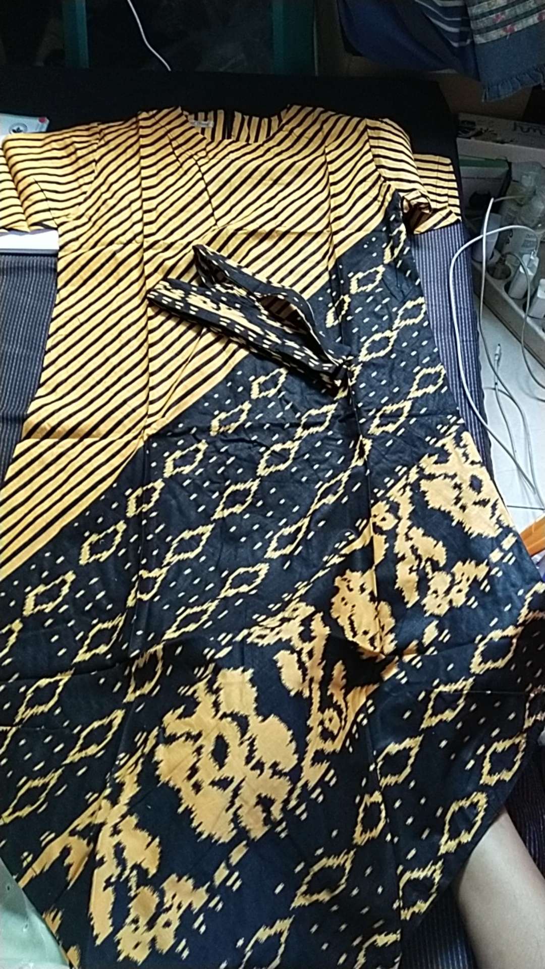 Batik Modern Dress Batik Wanita Lengan Pendek Model Lancip