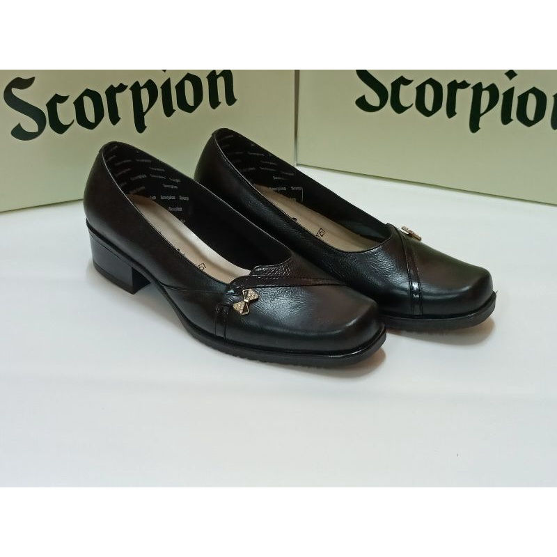 Sepatu Kulit Wanita Scorpion 071257 Hitam