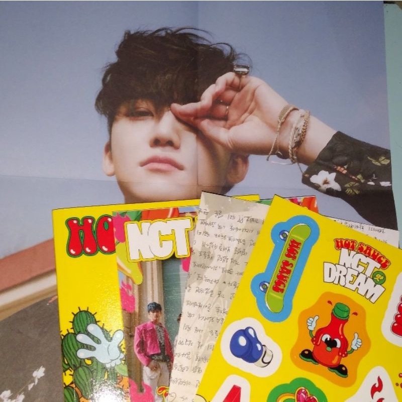 Album Hot Sauce Chilling Ver + Jaemin Folded Poster