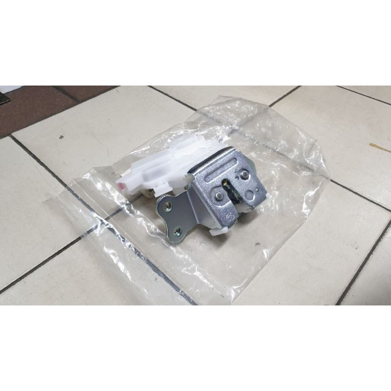 Door Lock Bagasi Asli Mitsubishi All New Pajero Sport