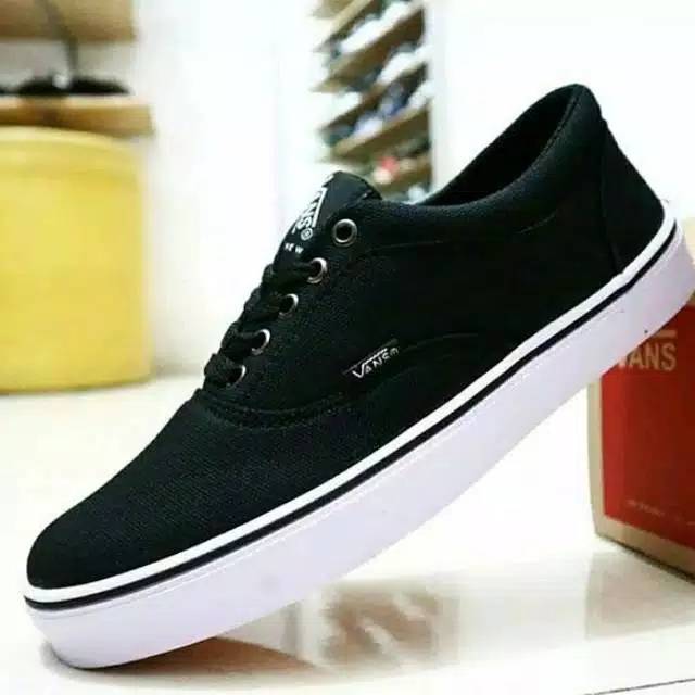 Sepatu Vans Black White Hitam Putih Sneakers Sekolah Kerja Casual Kado