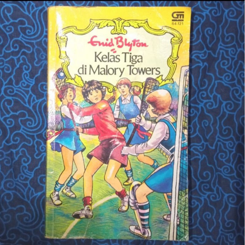 Novel Kelas Tiga di Malory Towers by Enid Blyton