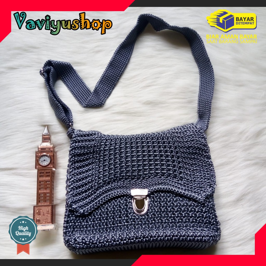 Tas Rajut Selempang Wanita Gembok Kotak