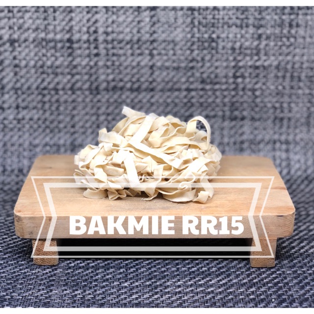 

Bakmie Lebar (Mi Mentah) 1KG / 10 Porsi