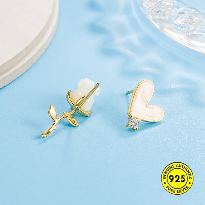 Anting Tusuk Asimetris Bentuk Bunga Mawar Lapis Emas 18K Untuk Wanita U938