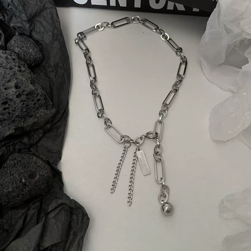 Kalung Rantai Dengan Liontin Bahan Titanium Steel Gaya Hip Hop