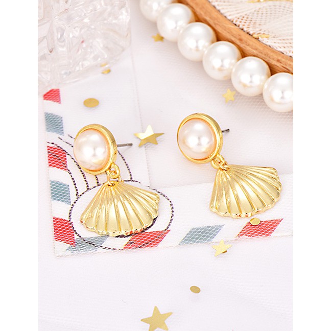 LRC Anting Tusuk Fashion Gold Pearl Big Earrings F39348