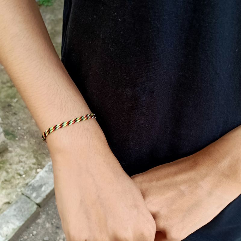 Gelang Pancadatu Tipis 0.5 mm Seri / Gelang Lima Warna / Gelang Khas Bali Murah / Oleh Oleh Bali Murah / Kerajinan Khas Bali Murah / Gelang Tangan Tipis / Gelang Tipis / Gelang Pria Tipis / Gelang Cewek