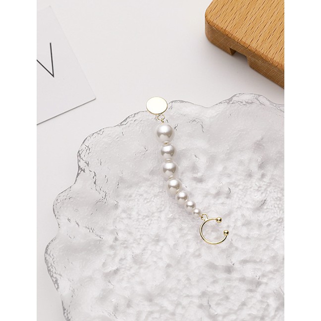 LRC Anting Tusuk Fashion White Gradient Pearl Geometric Alloy Earrings P22326