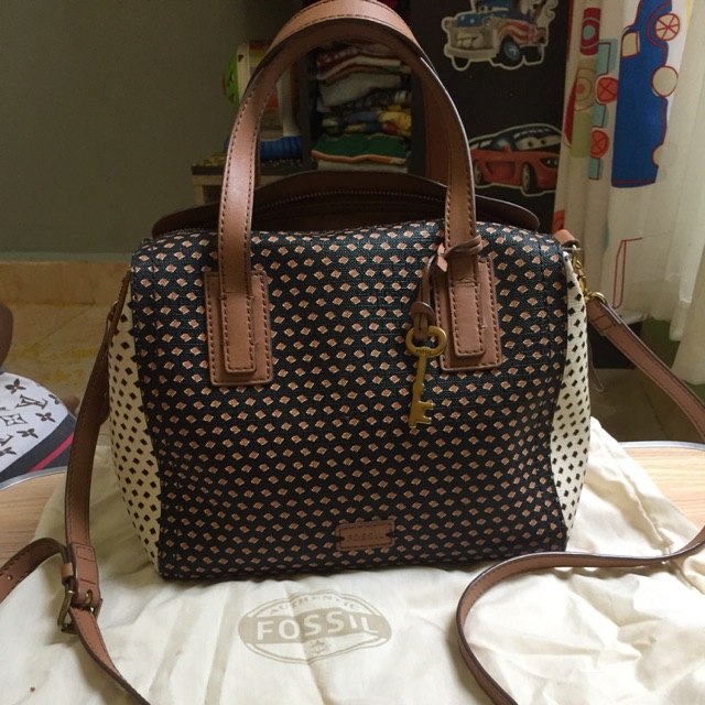 Preloved emma fossil