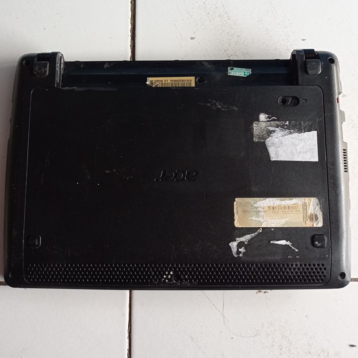 casing Acer Aspire One 722 Hitam Merah Second Bekas