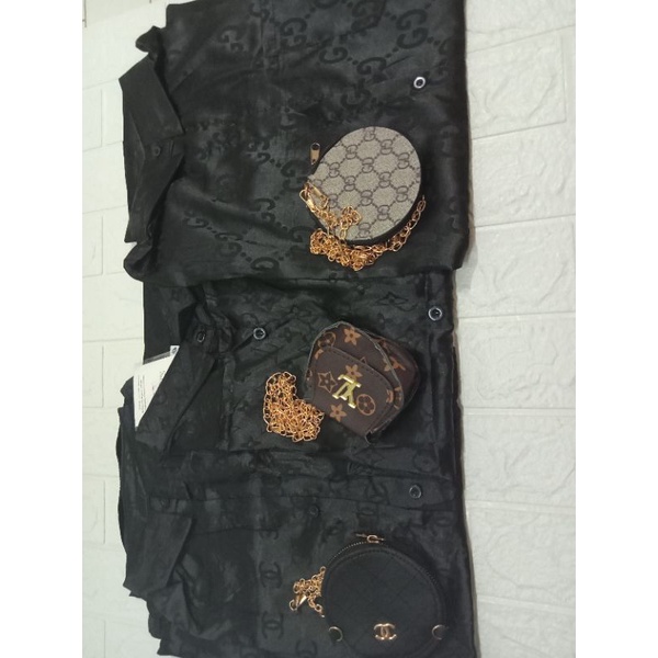 Kemeja wanita satin tangan panjang impor printing DR LV GC CH free tas rantai As6631-Hitam