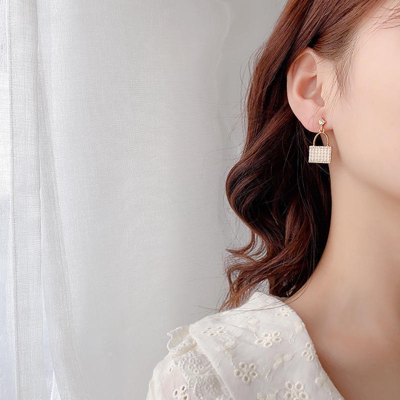 Jepang dan Korea desainer model elegan mutiara tas anting-anting untuk Wanita 2020 baru trendi Net m