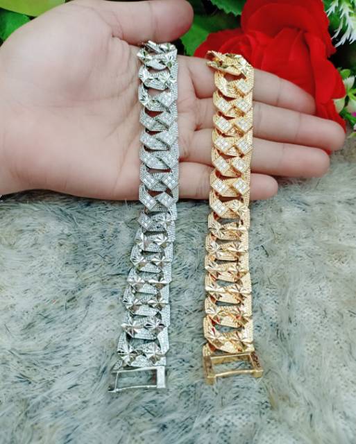 Gelang sisik Naga mata